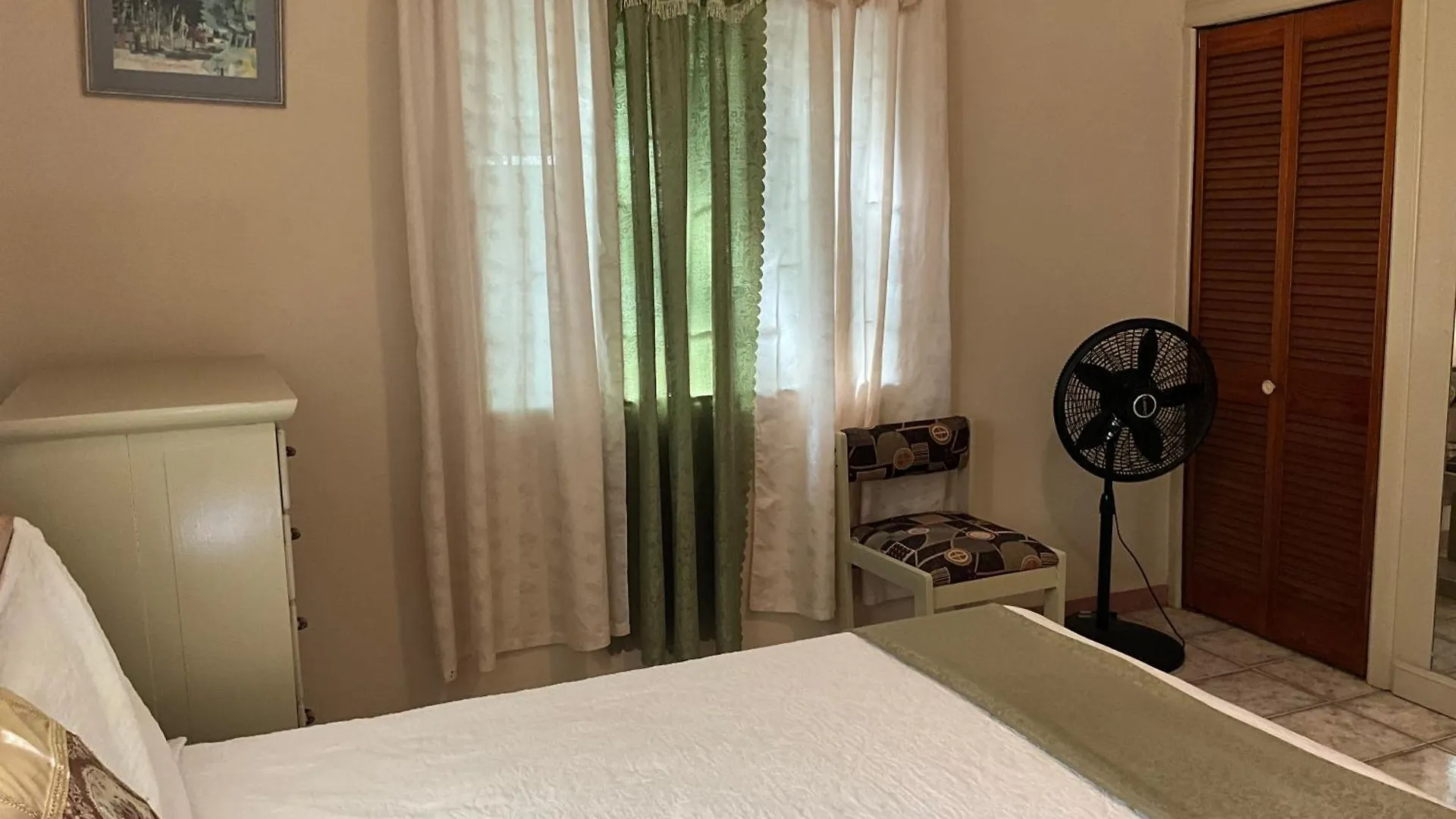 1 Bed Flat At Coconut Villa Spanish Town 0*,